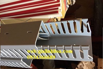 Máng nhựa đi dây