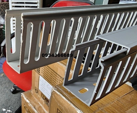 Máng nhựa 30x80 mép liền