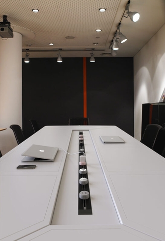 Combo Ổ cắm thanh ray CHARGEE 60cm + 2 ổ đa năng led tròn + 1 ổ type C T60-2S3-1S2