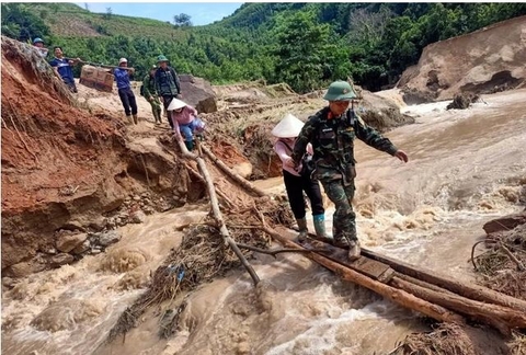 Đối mặt sạt lở đất: Làm cách nào để thoát thân, bảo vệ tính mạng?