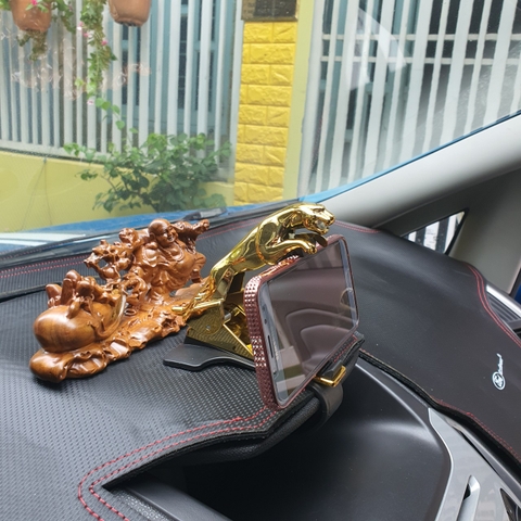 Kệ, giá đỡ điện thoại ô tô kẹp táp lô