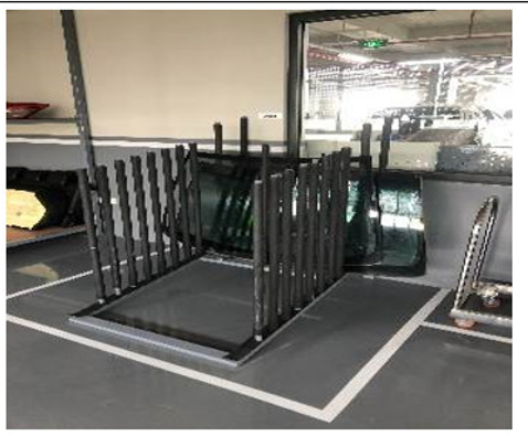 Giá đỡ kính chắn gió