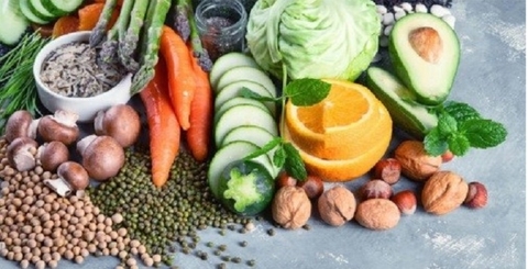 Chế độ ăn thuần chay, ít chất béo giúp giảm cân hiệu quả hơn chế độ ăn Địa Trung Hải