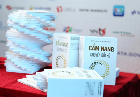 Ra mắt cẩm nang chuyển đổi số: Tri thức mở cho mọi người