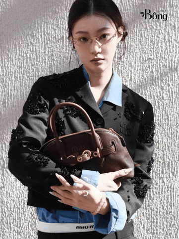 kinh-miumiu-gong-khoan-khong-vien