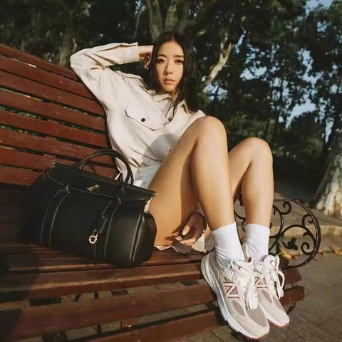 Sneacker LoroPiana collab NB