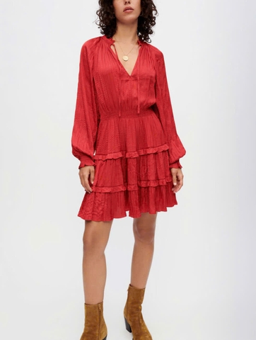 Váy satin xếp ly mềm