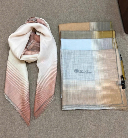 Khăn Loro Piana viền kẻ 100% cashmere