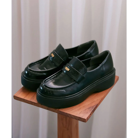 Loafer MiuMiu đen bóng bản VIP