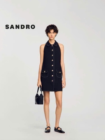 Váy Sandro đen sát nách cổ đức viền chỉ 2 túi trước cổ yếm