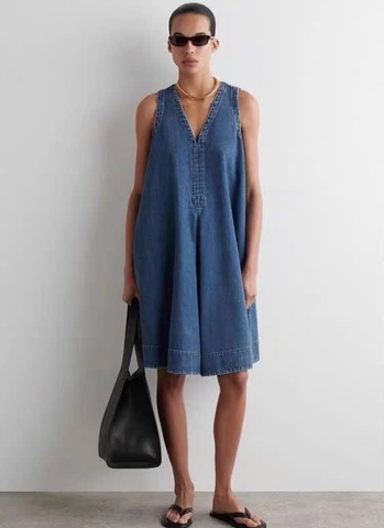 Váy COS denim suông cổ V sát nách