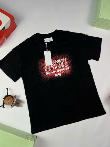Tshirt Maison Margiela in số phun chấm