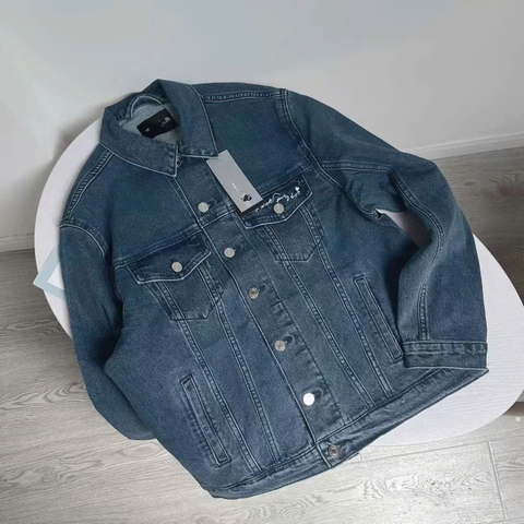 Jacket denim Karl dài tay cổ đức