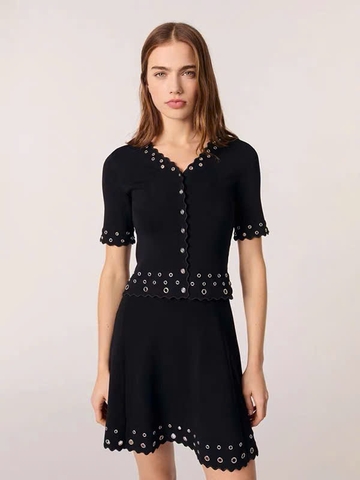 Áo cardigan dệt kim dáng ngắn đính khuy lỗ