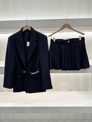 Blazer Maje đen 2 túi trước belt xích