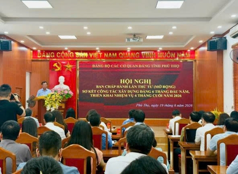 Nâng cao hiệu quả công tác lãnh đạo, chỉ đạo, khẳng định vai trò hạt nhân của Đảng ủy các cơ quan Đảng tỉnh Phú Thọ