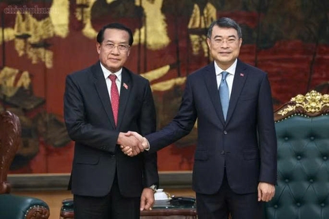 Việt Nam dành ưu tiên cao nhất cho việc củng cố, phát triển quan hệ với Lào