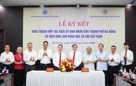 Đặt con người ở vị trí trung tâm của mọi chiến lược phát triển
