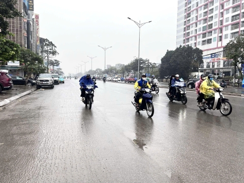 Dự báo thời tiết 12/12: miền Bắc mưa nhỏ, trời rét đậm; miền Trung mưa lớn cục bộ