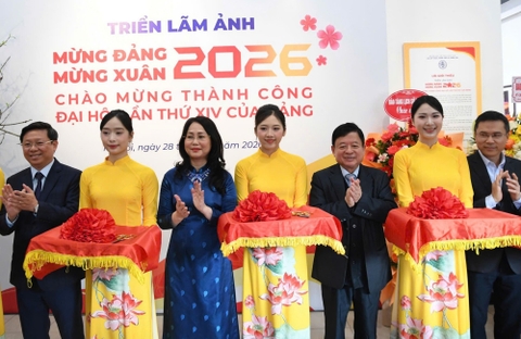 Khai mạc Triển lãm ảnh Mừng Đảng, Mừng Xuân và chào mừng thành công Đại hội XIV của Đảng