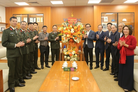 Giám đốc Công an Hà Nội yêu cầu tăng cường an ninh bệnh viện, tạo môi trường an toàn để đội ngũ y, bác sĩ yên tâm công tác