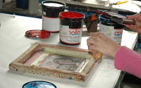 Các bước in lụa thủ công bạn có thể biết