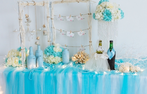 Phụ kiện trang trí bàn Gallery tinh tế cho ngày cưới lộng lẫy