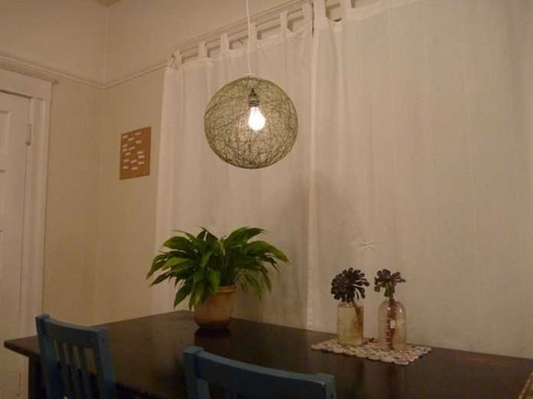 Hướng dẫn làm đèn treo độc đáo bằng len và keo sữa