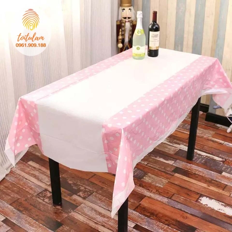Khăn trải bàn chấm bi hồng