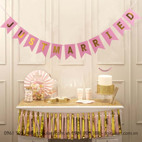 Dây chữ JUST MARRIED hồng bóng