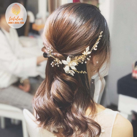 HOA CÀI TÓC CÔ DÂU HCT097