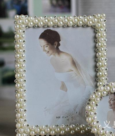 Khung ảnh cưới ngọc trai