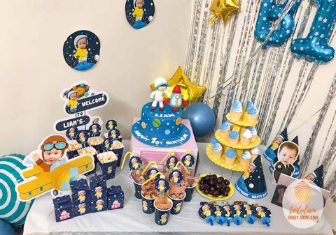 Set HM phi hành gia