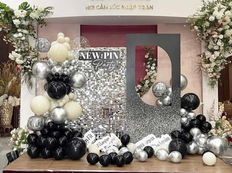 TRANG TRÍ  YEAR END PARTY NHÀ HÀNG