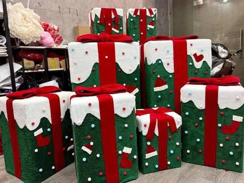 HỘP QUÀ TRANG TRÍ GIÁNG SINH