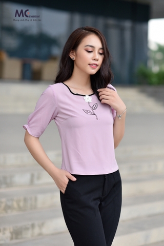 Áo croptop thêu cách điệu