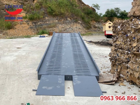 Cầu Dẫn Xe Nâng Dài 11m - Giải Pháp Bốc Xếp Hàng Tối Ưu