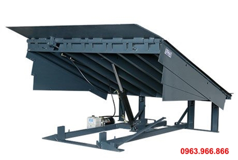 dock leveler 8 tấn mô phỏng