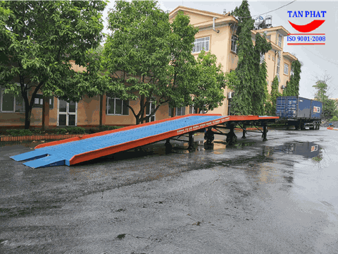 cầu container tân phát