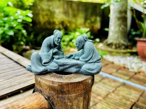 Tượng 2 Ông Chơi Cờ - Phụ Kiện Aquagarden