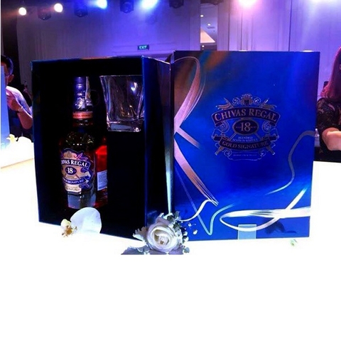Rượu Chivas 18 hộp quà