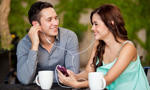 Nghệ Thuật Giao Tiếp Bằng Mắt: Vạn Lời Nói Chẳng Bằng Một Ánh Nhìn