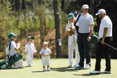 Golf – Môn thể thao giúp kết nối các thành viên trong gia đình.