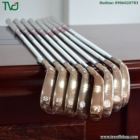 Những dụng cụ không thể thiếu với các golf thủ là gì?