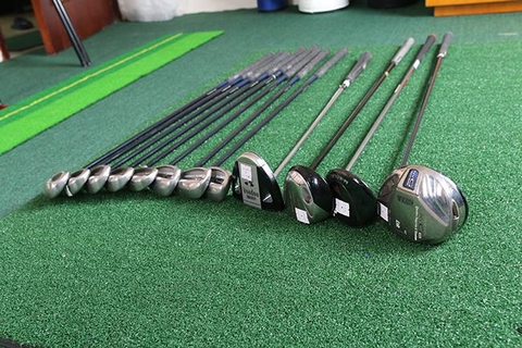 Đồ đánh golf cho người mới tập chơi bao gồm những gì?