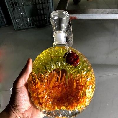 Chai rượu đông trùng hạ thảo (500 ml)