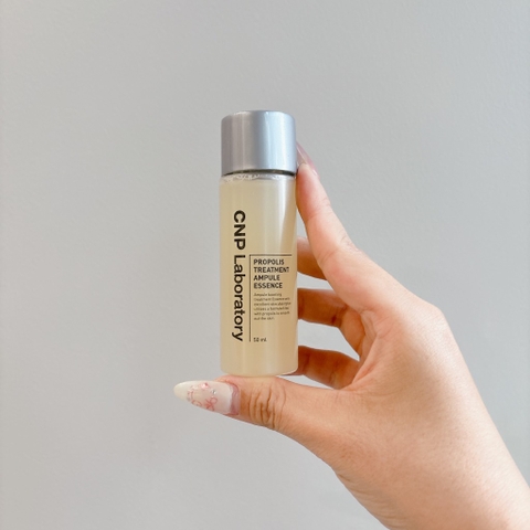 Nước Thần Keo Ong Cấp Ẩm, Phục Hồi Da CNP Propolis Treatment Ampoule Essence