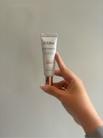 Kem Chống Nắng D'Alba UV Essence Waterfull ( Hồng )