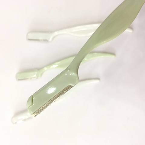 Dao Cạo Mày The Face Shop Folding Eyebrow Trimmer - Tách Lẻ