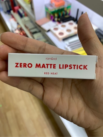 Son Thỏi Romand New Zero Matte Lipstick